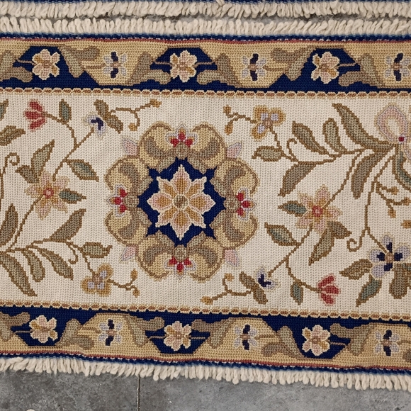 Floral Patterned Handwoven Woolen Tapestry Rugs, Vintage - Picture 3 of 13